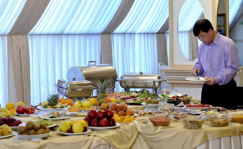 Hotel Victory Приштина Екстер'єр фото